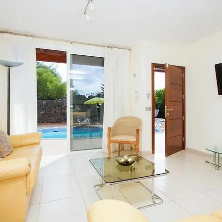 Villa Puerto Del Carmen Sleeps 6 Pool Air Con Wifi *