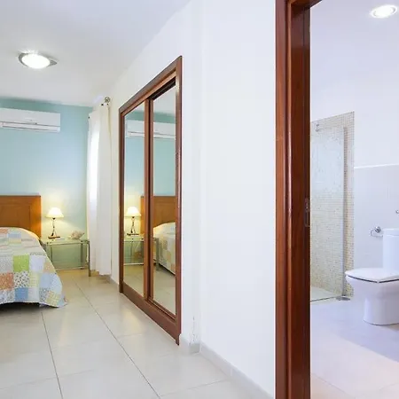Puerto Del Carmen Sleeps 6 Pool Air Con Wifi * Puerto del Carmen (Lanzarote)