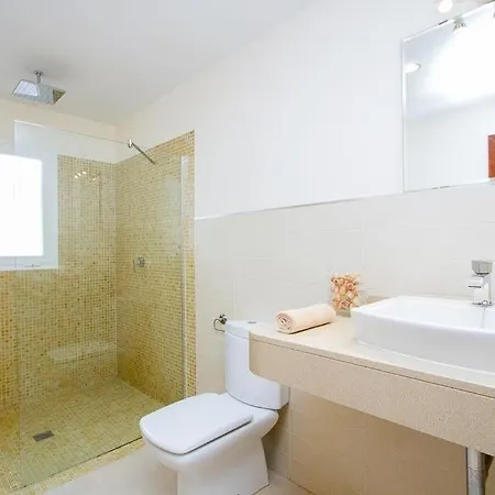 Puerto Del Carmen Sleeps 6 Pool Air Con Wifi Villa