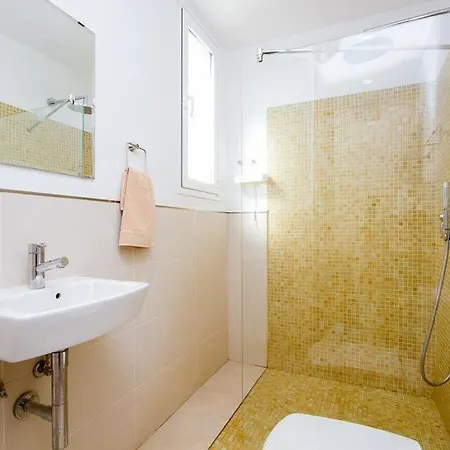 Puerto Del Carmen Sleeps 6 Pool Air Con Wifi *