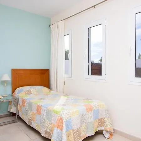 Villa Puerto Del Carmen Sleeps 6 Pool Air Con Wifi *